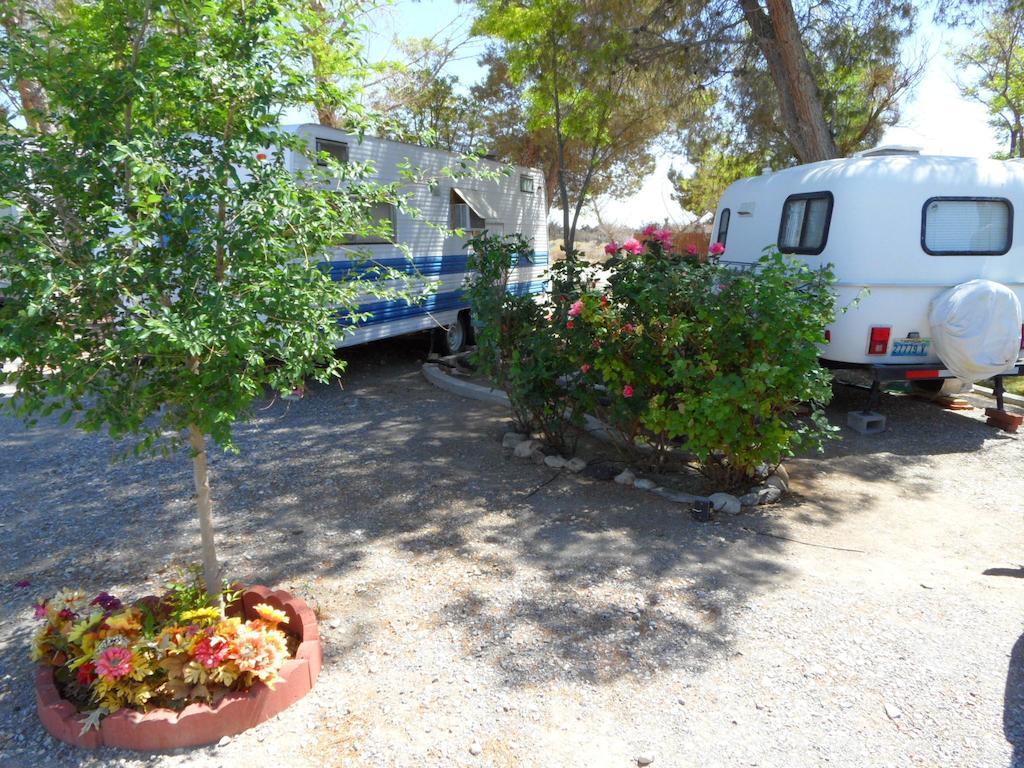 帕朗露营车停车场与小屋露营酒店 帕伦普 外观 照片